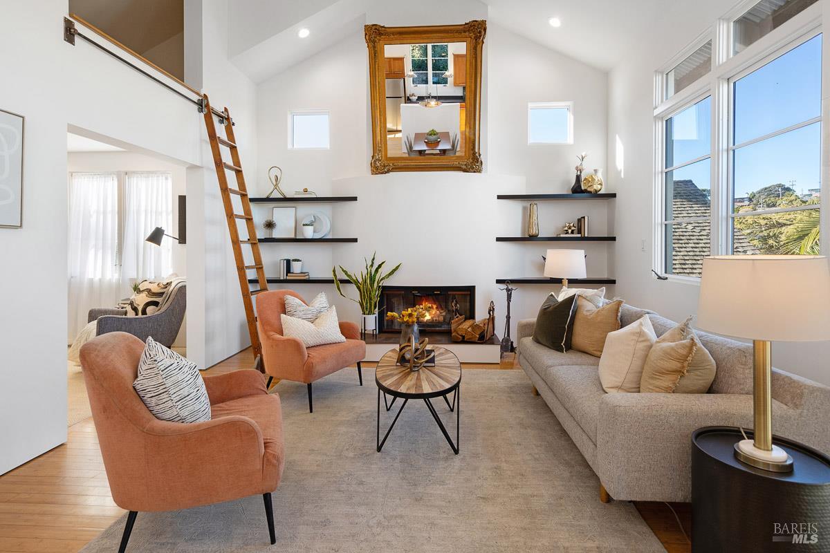 Detail Gallery Image 12 of 56 For 41 Vine Ave, Point Richmond,  CA 94801 - 2 Beds | 2/1 Baths