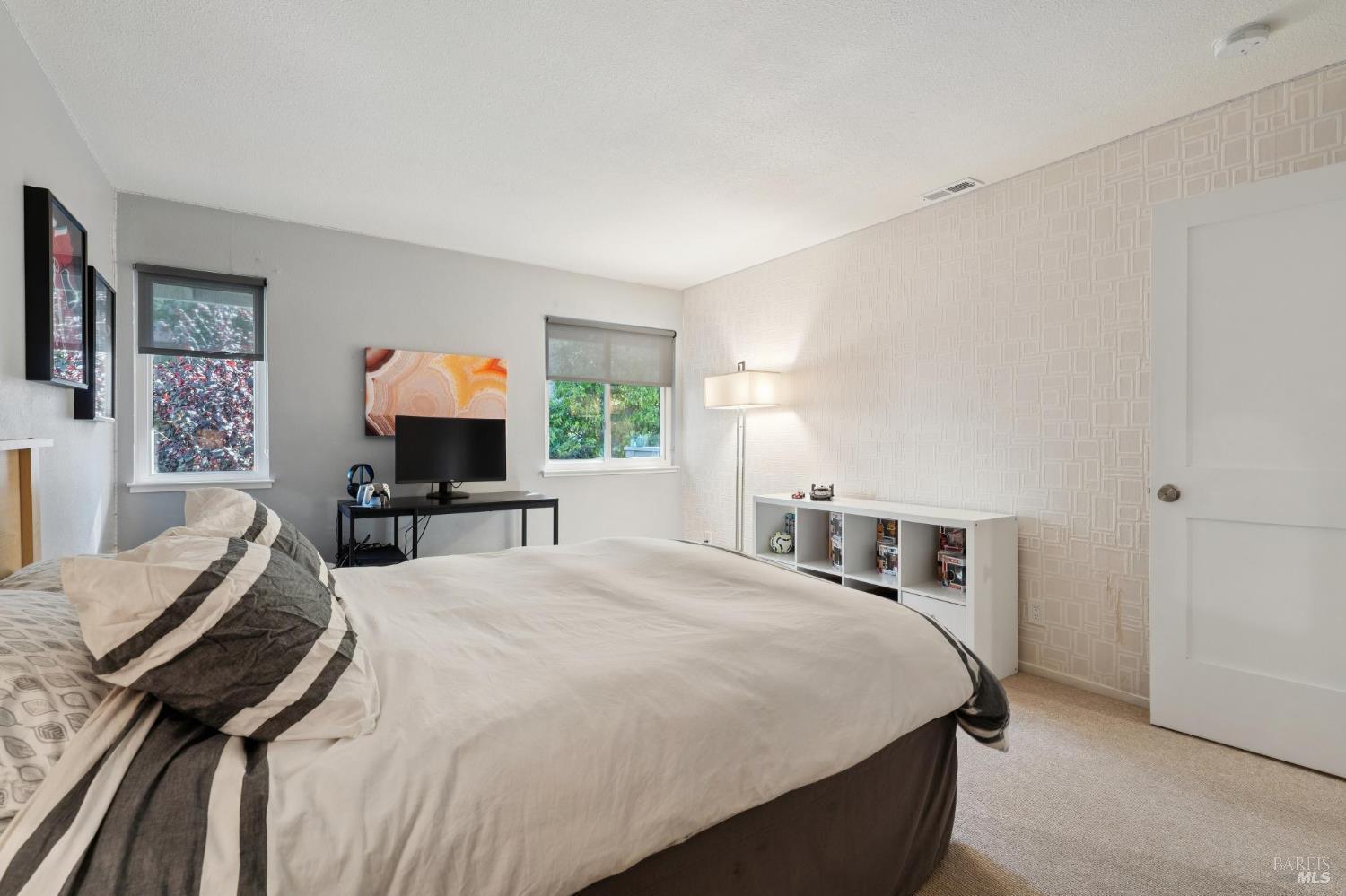 Detail Gallery Image 20 of 41 For 20 Woodoaks Dr, San Rafael,  CA 94903 - 3 Beds | 2/1 Baths