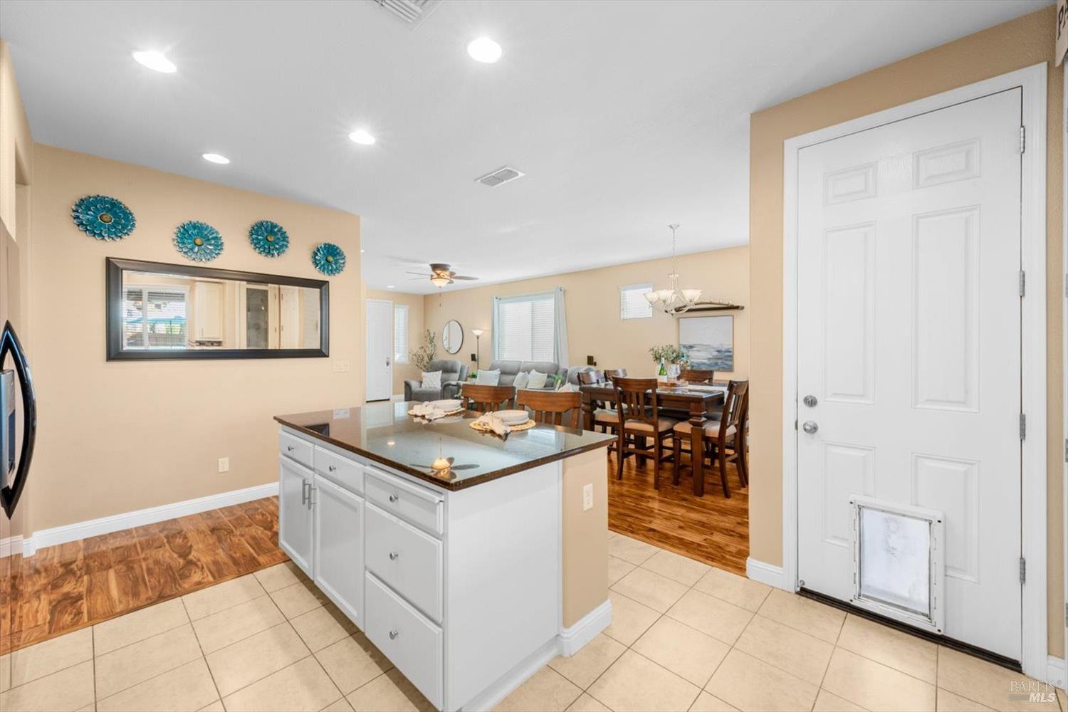 Detail Gallery Image 26 of 72 For 829 Embassy Cir, Vacaville,  CA 95688 - 3 Beds | 2 Baths