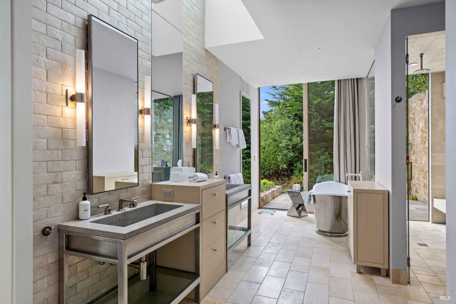 Detail Gallery Image 9 of 35 For 230 Highway 1 Unkn, Carmel,  CA 93923 - 5 Beds | 4/2 Baths