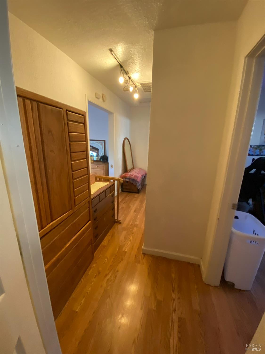 Detail Gallery Image 10 of 22 For 2057 Brown St, Napa,  CA 94559 - 2 Beds | 1 Baths