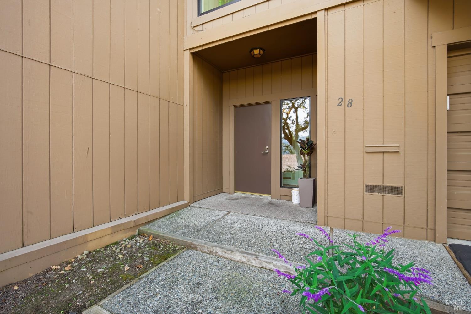 Detail Gallery Image 2 of 47 For 28 Oak Forest Pl, Santa Rosa,  CA 95409 - 2 Beds | 2 Baths