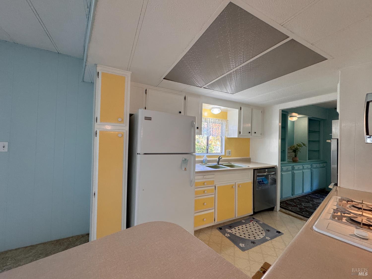 Detail Gallery Image 17 of 36 For 28 Springhill Ct, Santa Rosa,  CA 95409 - 3 Beds | 2 Baths