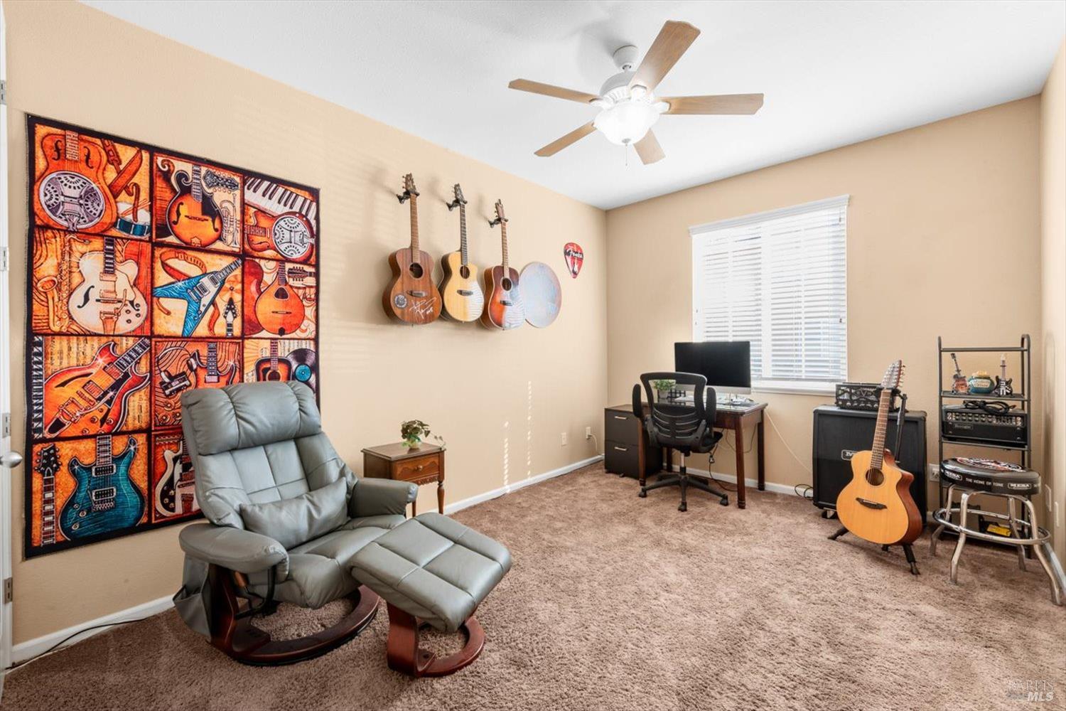 Detail Gallery Image 38 of 72 For 829 Embassy Cir, Vacaville,  CA 95688 - 3 Beds | 2 Baths