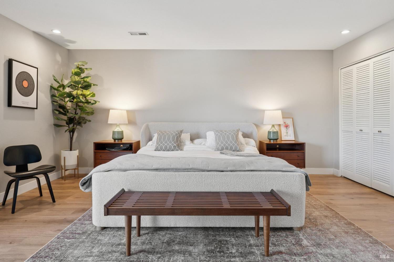 Detail Gallery Image 30 of 41 For 20 Woodoaks Dr, San Rafael,  CA 94903 - 3 Beds | 2/1 Baths