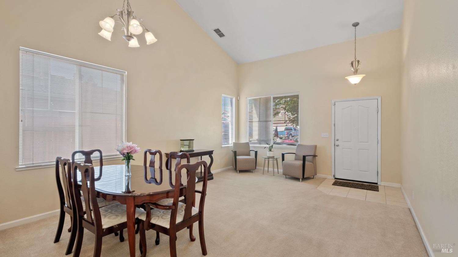 Detail Gallery Image 9 of 55 For 2025 Rehrmann Dr, Dixon,  CA 95620 - 4 Beds | 3 Baths