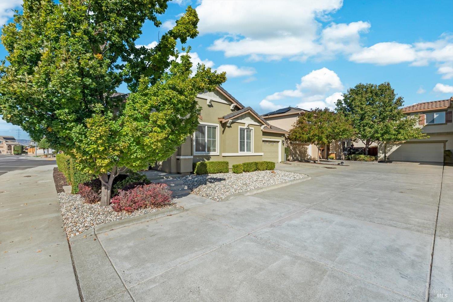 Detail Gallery Image 5 of 72 For 829 Embassy Cir, Vacaville,  CA 95688 - 3 Beds | 2 Baths