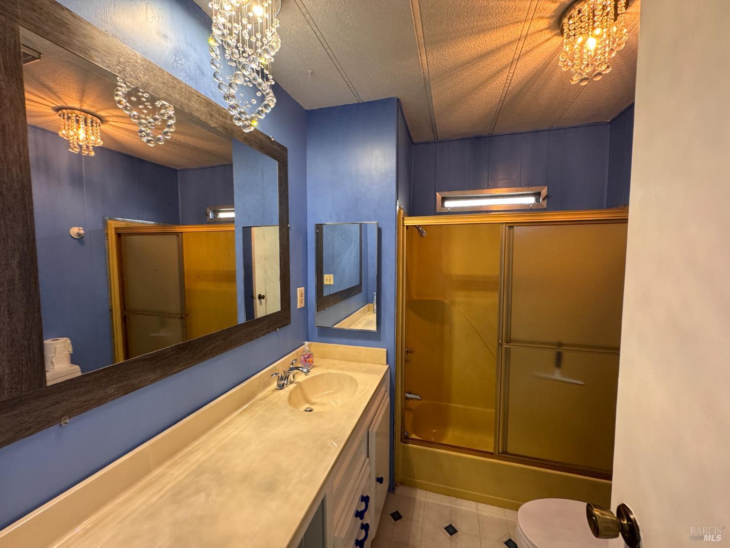 Detail Gallery Image 27 of 36 For 28 Springhill Ct, Santa Rosa,  CA 95409 - 3 Beds | 2 Baths