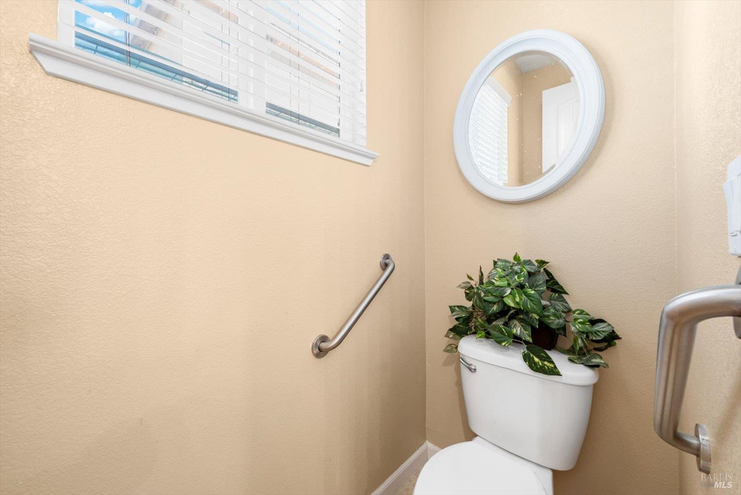 Detail Gallery Image 37 of 72 For 829 Embassy Cir, Vacaville,  CA 95688 - 3 Beds | 2 Baths