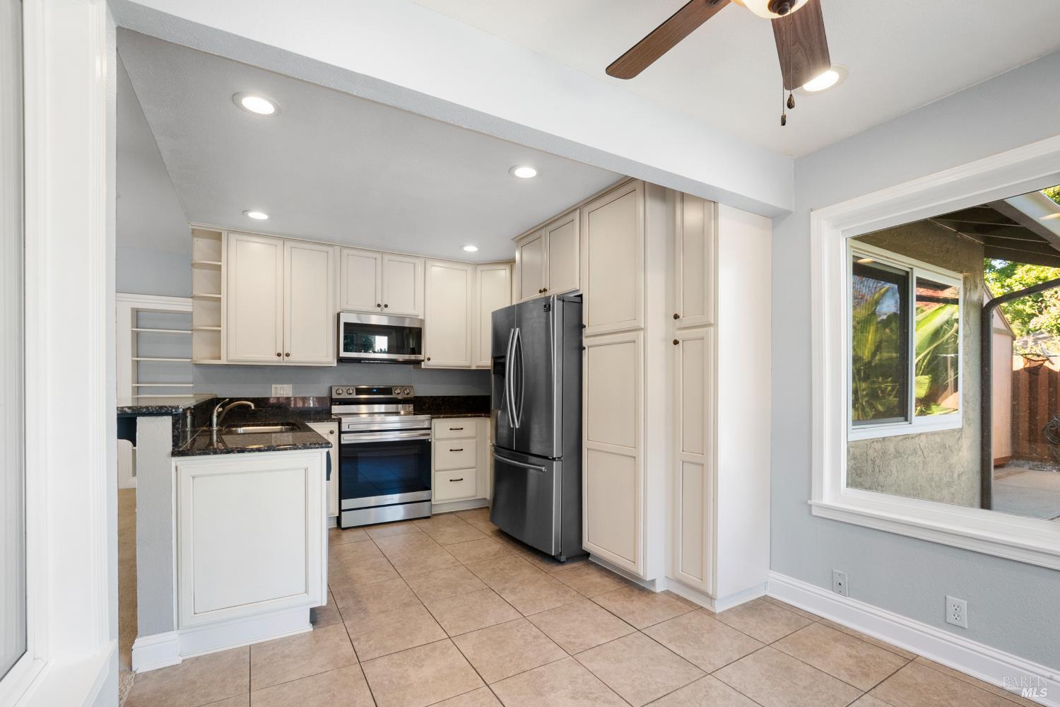 Detail Gallery Image 19 of 52 For 313 Timber Dr, Vacaville,  CA 95688 - 3 Beds | 2 Baths