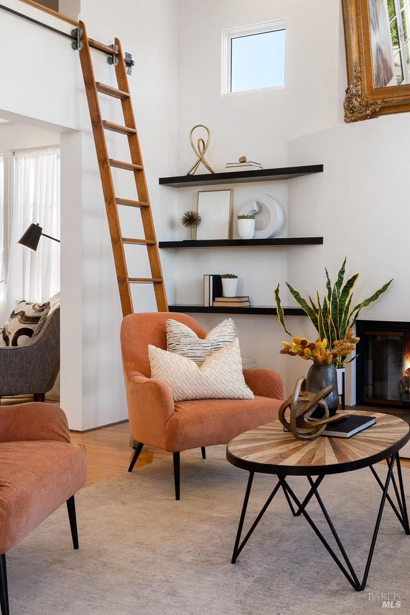 Detail Gallery Image 15 of 56 For 41 Vine Ave, Point Richmond,  CA 94801 - 2 Beds | 2/1 Baths