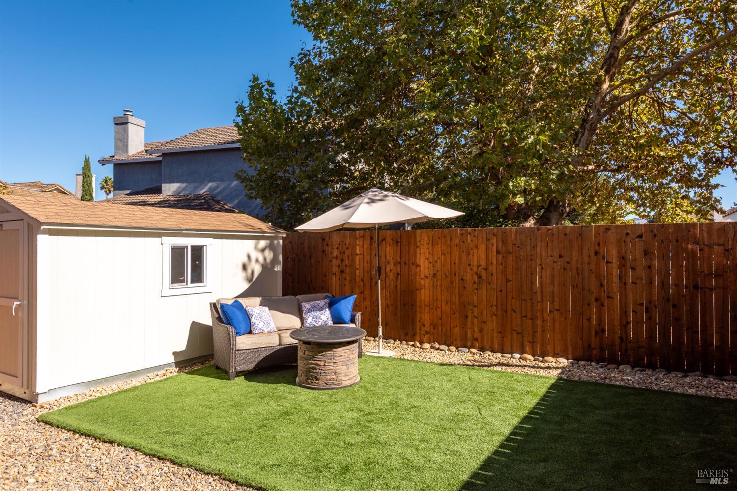 Detail Gallery Image 30 of 32 For 114 Francis Cir, Rohnert Park,  CA 94928 - 3 Beds | 2/1 Baths