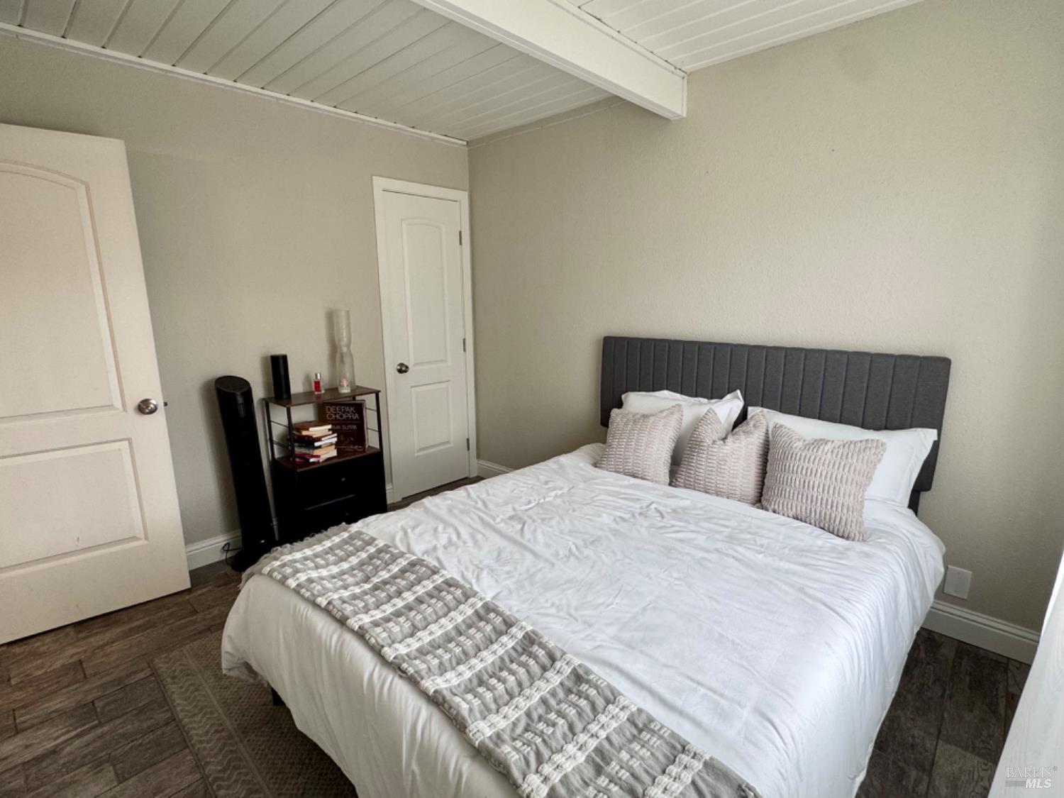 Detail Gallery Image 8 of 12 For 469 La Jolla St, Vallejo,  CA 94591 - 3 Beds | 1 Baths