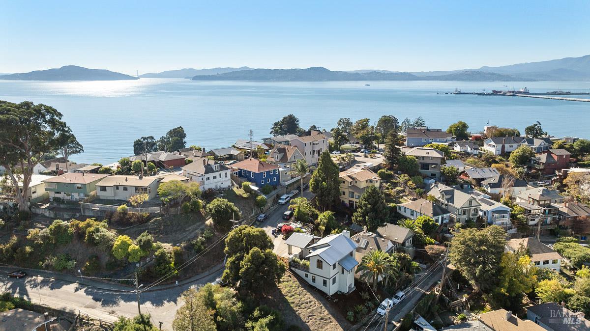 Detail Gallery Image 51 of 56 For 41 Vine Ave, Point Richmond,  CA 94801 - 2 Beds | 2/1 Baths