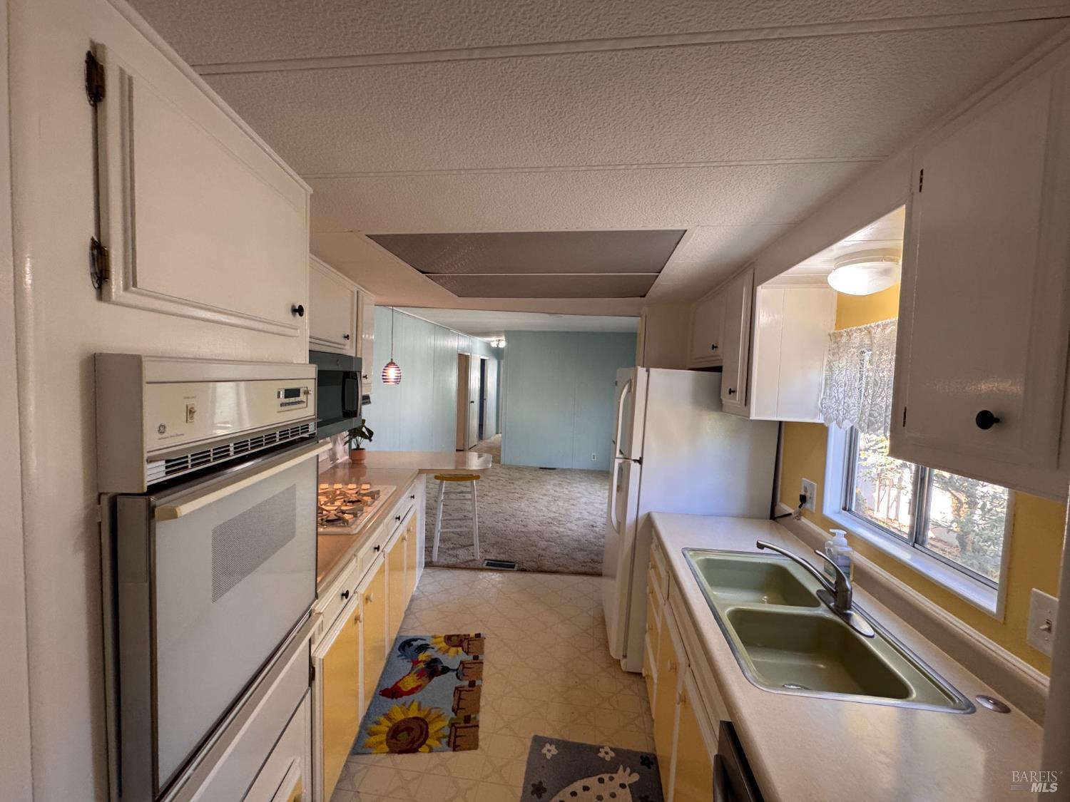 Detail Gallery Image 15 of 36 For 28 Springhill Ct, Santa Rosa,  CA 95409 - 3 Beds | 2 Baths