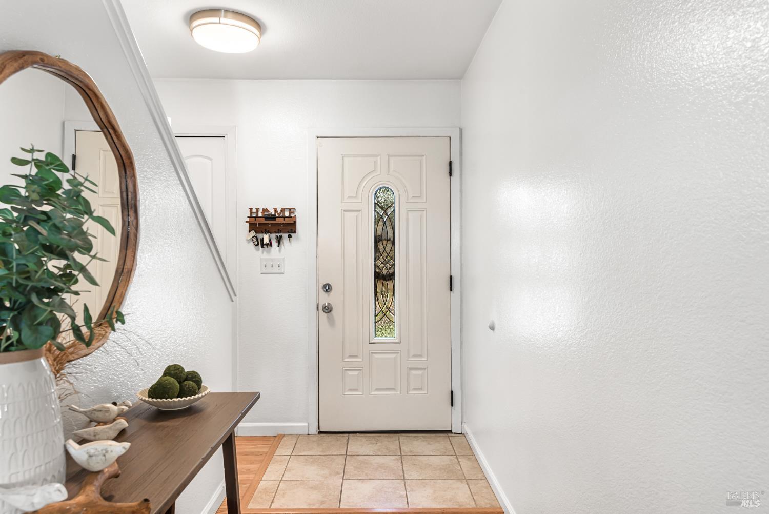 Detail Gallery Image 5 of 32 For 114 Francis Cir, Rohnert Park,  CA 94928 - 3 Beds | 2/1 Baths