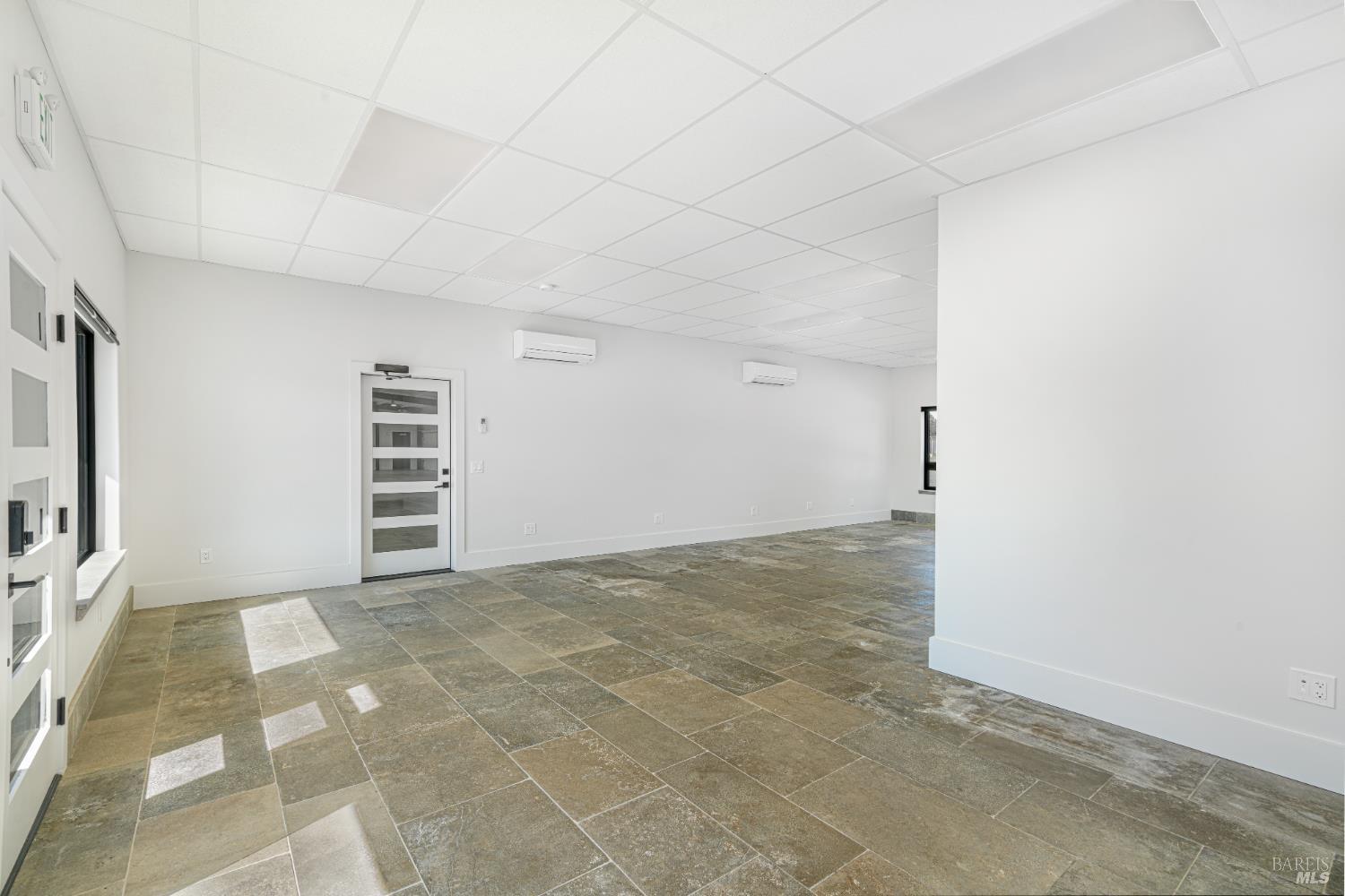 Detail Gallery Image 16 of 69 For 10342 Old Redwood Hwy, Windsor,  CA 95492 - – Beds | – Baths