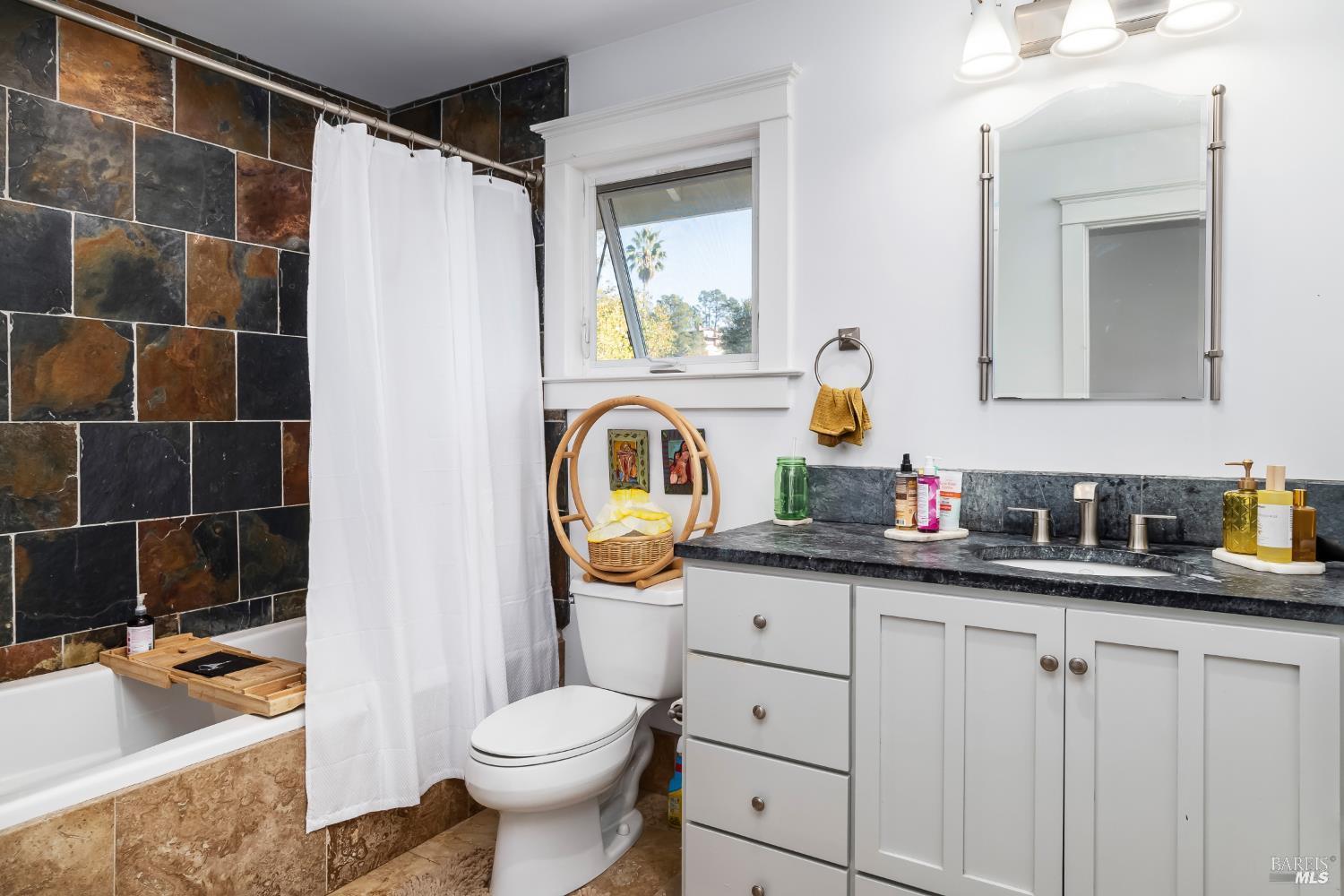 Detail Gallery Image 32 of 58 For 120 Villa Ave, San Rafael,  CA 94901 - 6 Beds | 5/1 Baths