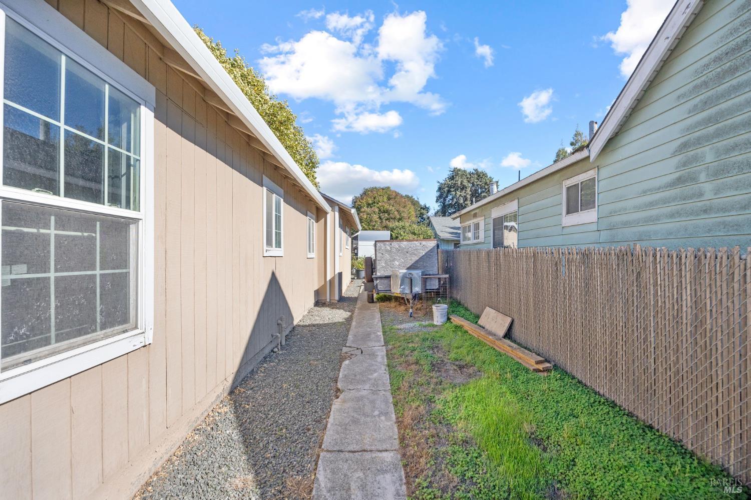 Detail Gallery Image 15 of 26 For 532 Almond Dr, Vallejo,  CA 94589 - 5 Beds | 3 Baths