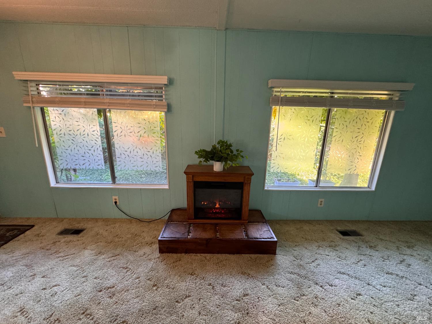 Detail Gallery Image 11 of 36 For 28 Springhill Ct, Santa Rosa,  CA 95409 - 3 Beds | 2 Baths