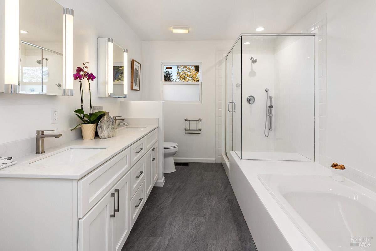 Detail Gallery Image 37 of 56 For 41 Vine Ave, Point Richmond,  CA 94801 - 2 Beds | 2/1 Baths