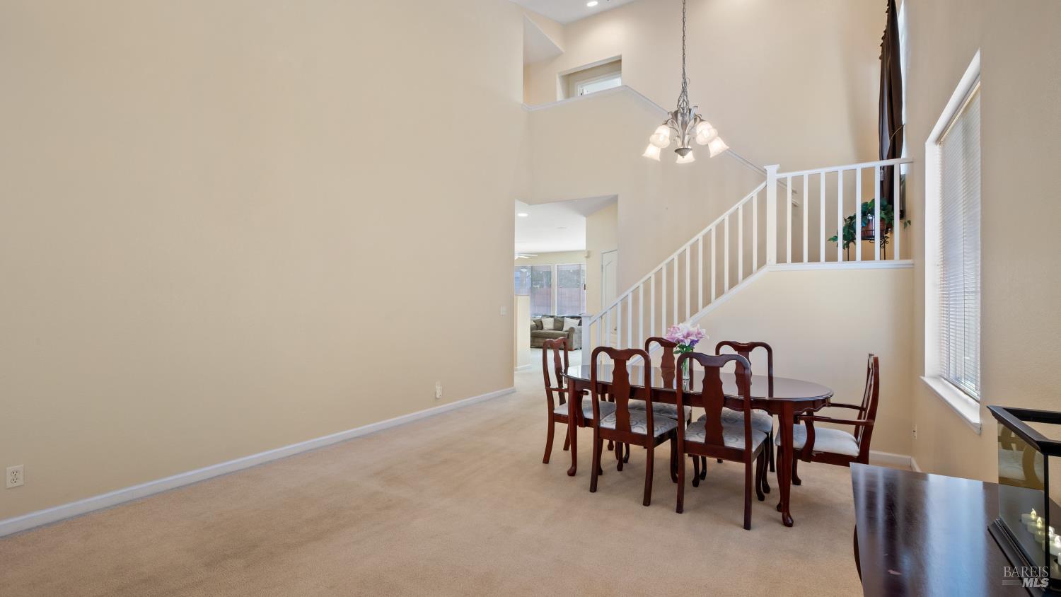 Detail Gallery Image 8 of 55 For 2025 Rehrmann Dr, Dixon,  CA 95620 - 4 Beds | 3 Baths