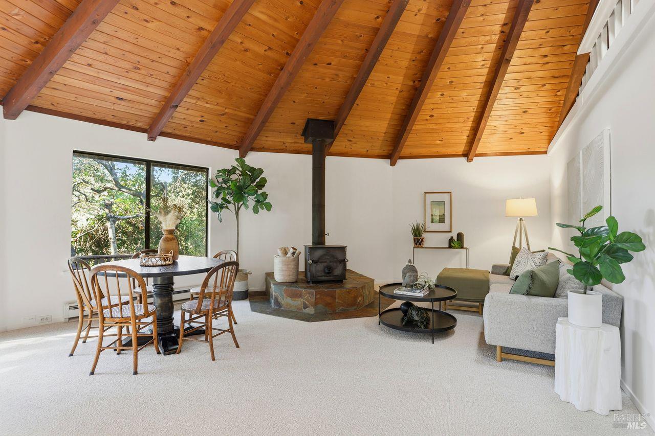 Detail Gallery Image 2 of 33 For 50 Oak Ave, Novato,  CA 94945 - 3 Beds | 2 Baths