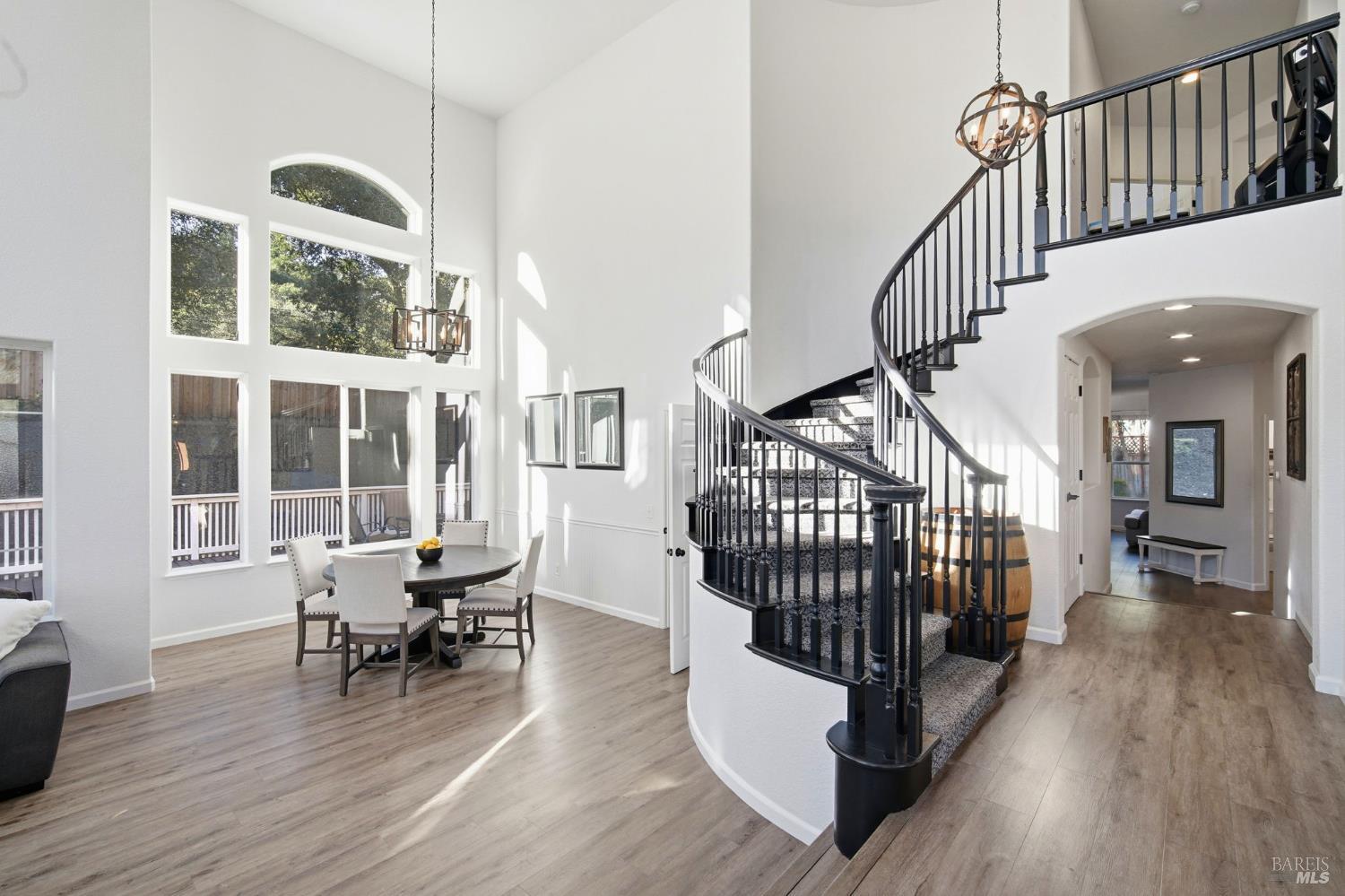 Detail Gallery Image 9 of 72 For 116 Yulupa Cir, Santa Rosa,  CA 95405 - 4 Beds | 3/1 Baths