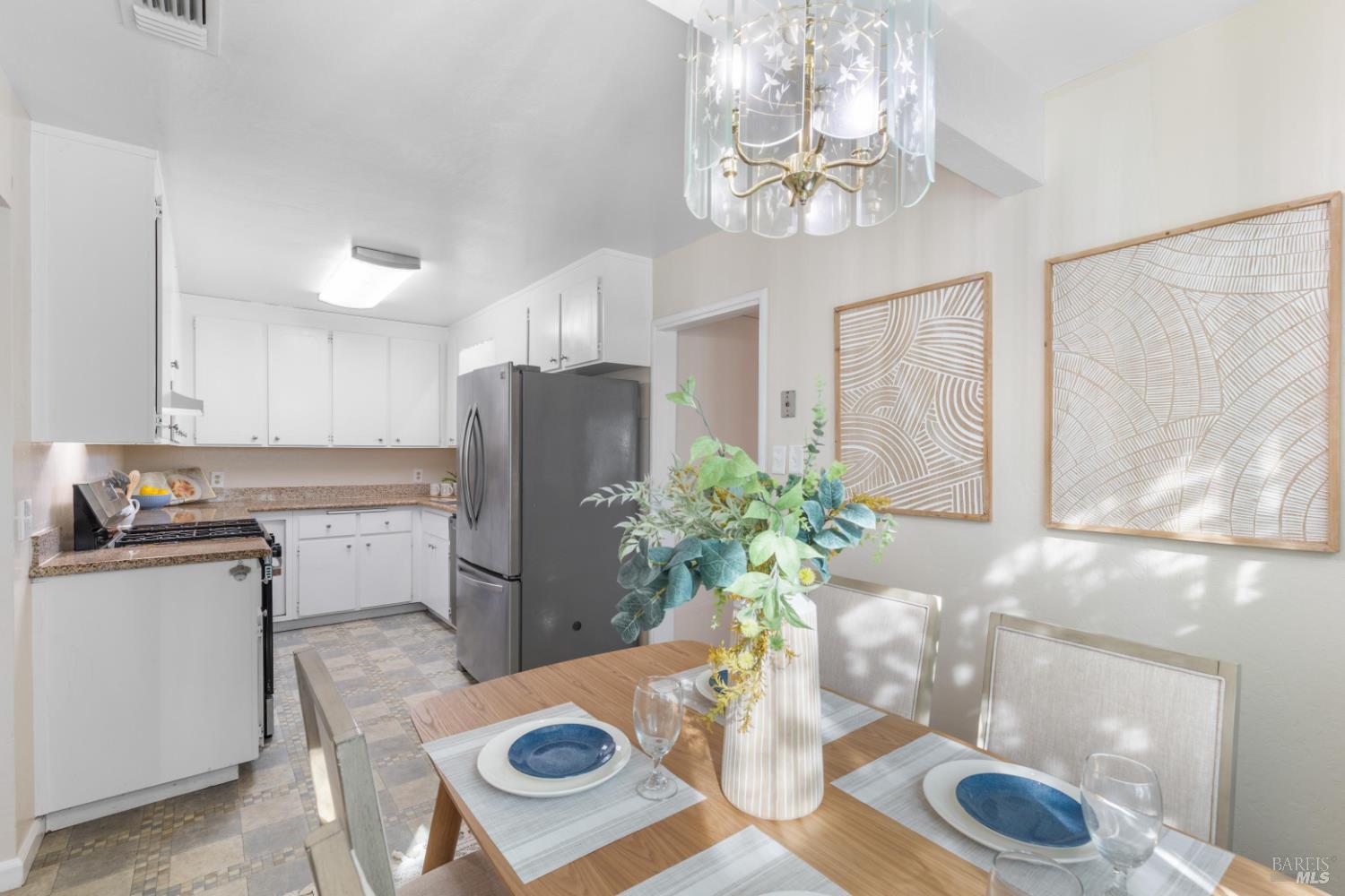 Detail Gallery Image 12 of 29 For 1412 Hawaii St, Fairfield,  CA 94533 - 3 Beds | 2 Baths