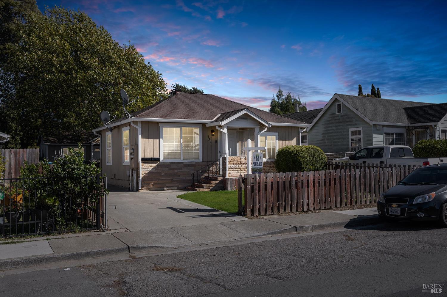 Front Image Thumbnail for BA325094795