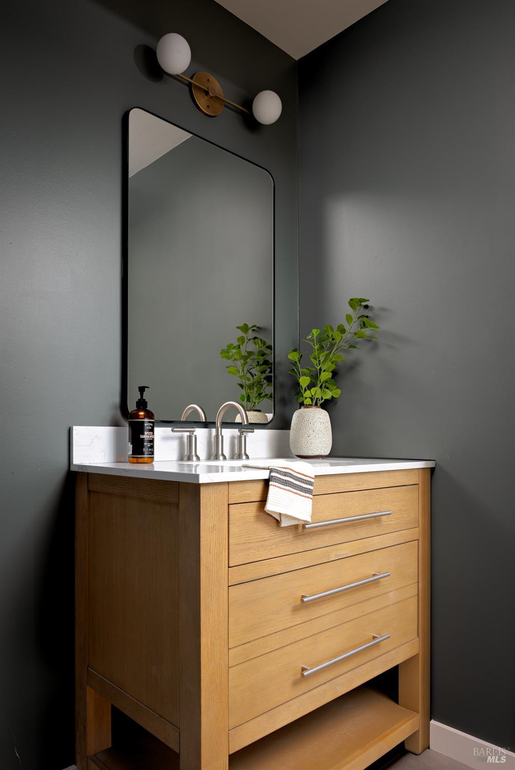 Detail Gallery Image 31 of 60 For 20 Palm Way, Mill Valley,  CA 94941 - 4 Beds | 3 Baths