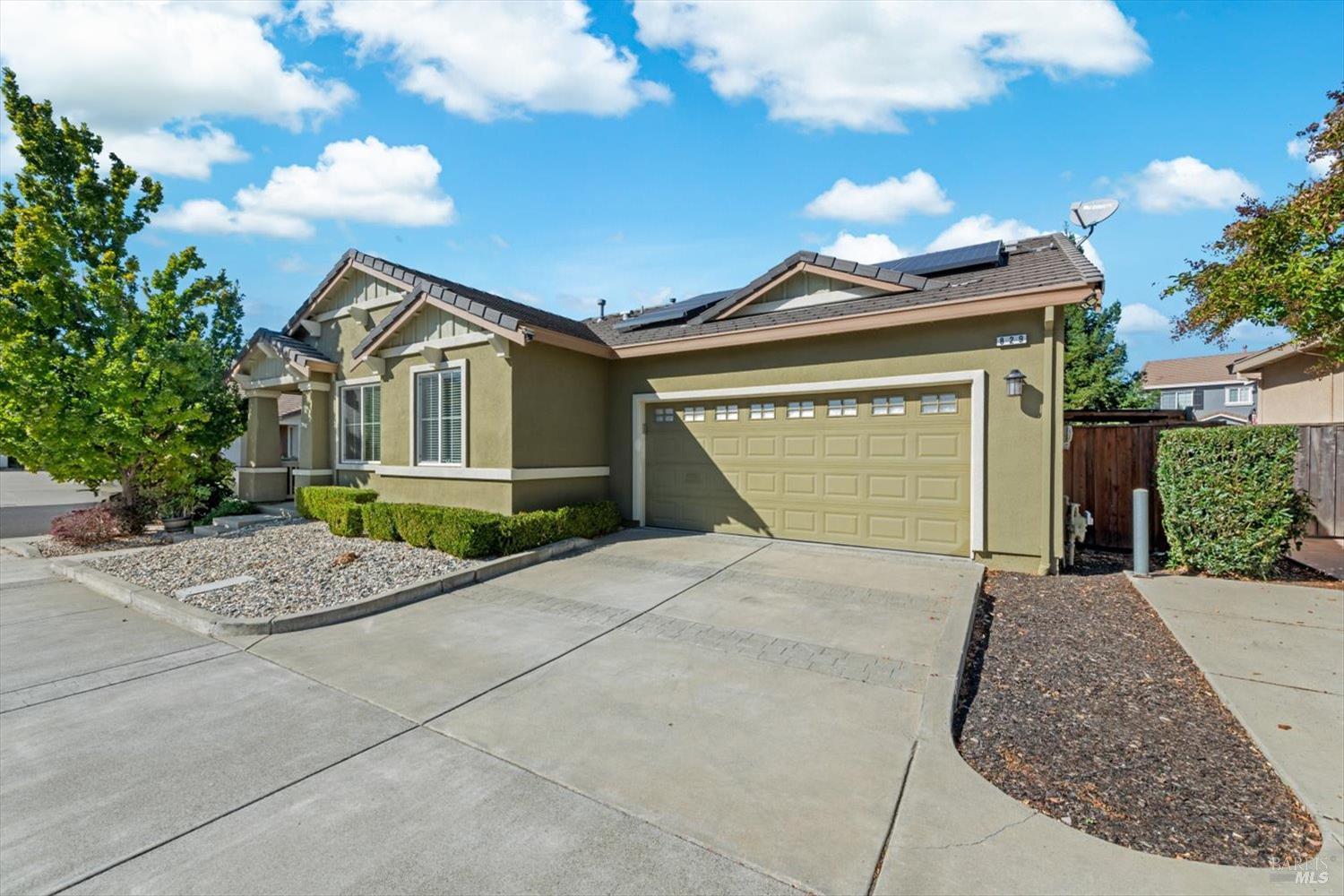 Detail Gallery Image 4 of 72 For 829 Embassy Cir, Vacaville,  CA 95688 - 3 Beds | 2 Baths