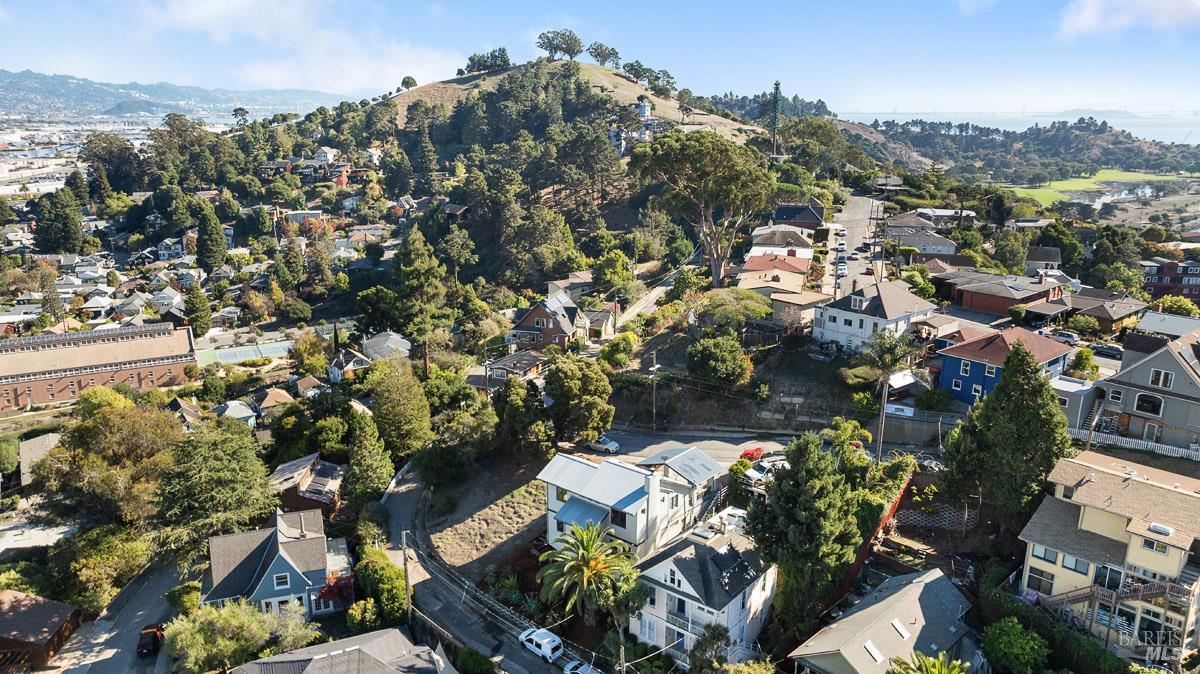 Detail Gallery Image 52 of 56 For 41 Vine Ave, Point Richmond,  CA 94801 - 2 Beds | 2/1 Baths