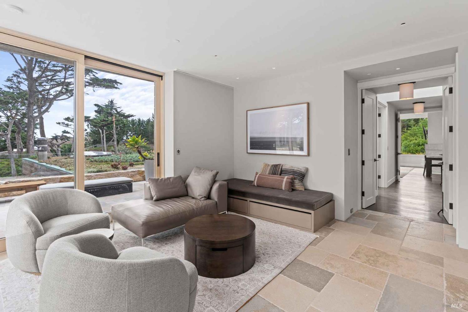 Detail Gallery Image 7 of 35 For 230 Highway 1 Unkn, Carmel,  CA 93923 - 5 Beds | 4/2 Baths