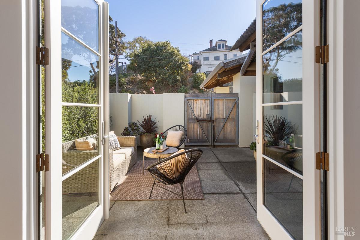 Detail Gallery Image 29 of 56 For 41 Vine Ave, Point Richmond,  CA 94801 - 2 Beds | 2/1 Baths