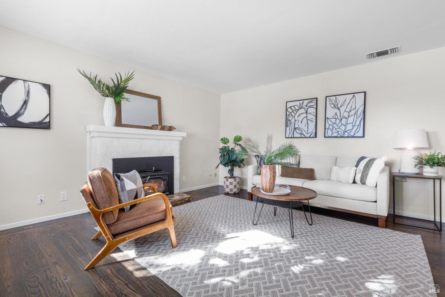 Detail Gallery Image 5 of 29 For 1412 Hawaii St, Fairfield,  CA 94533 - 3 Beds | 2 Baths