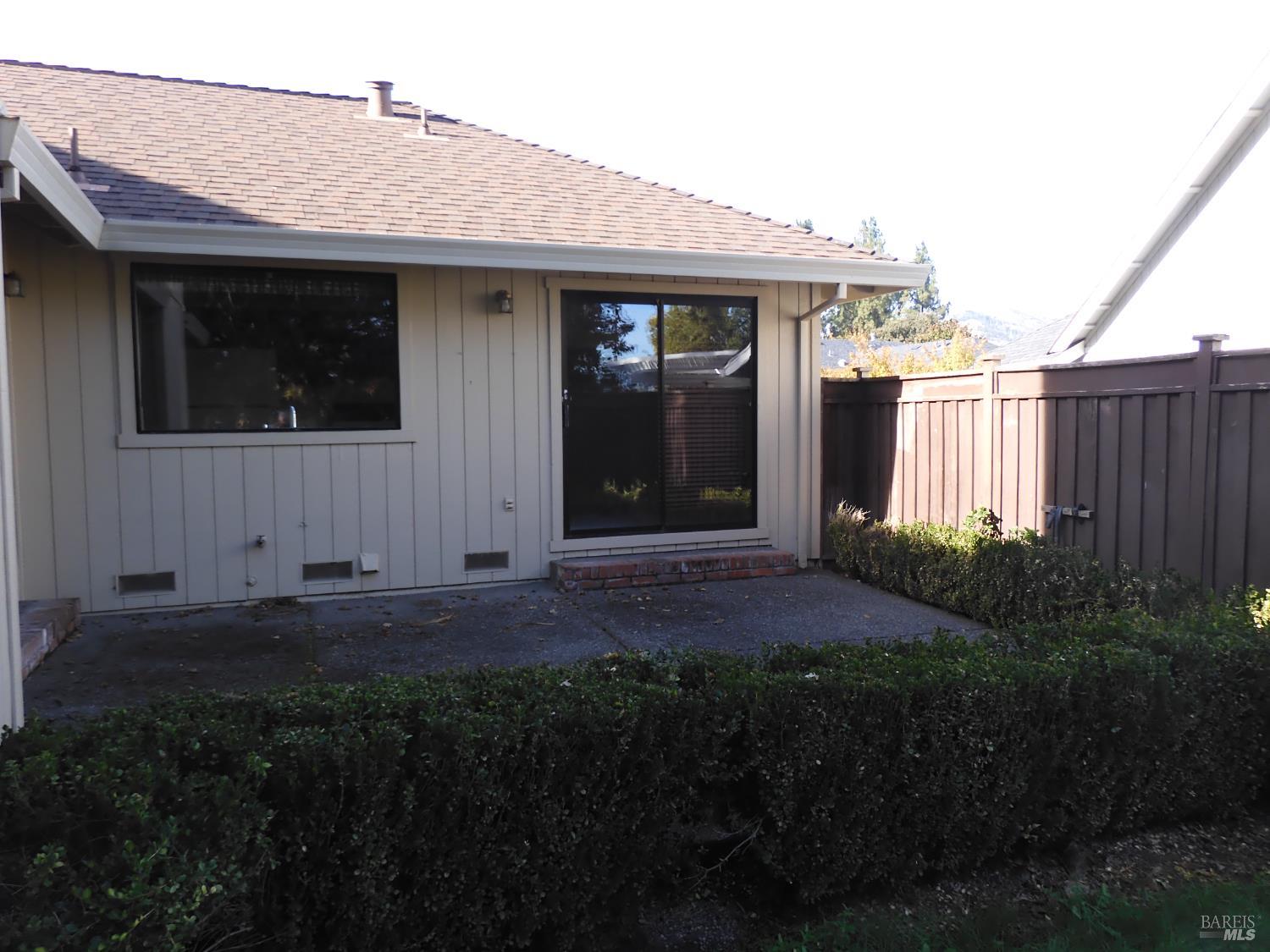 Detail Gallery Image 25 of 36 For 356 Singing Brook Cir, Santa Rosa,  CA 95409 - 2 Beds | 2 Baths