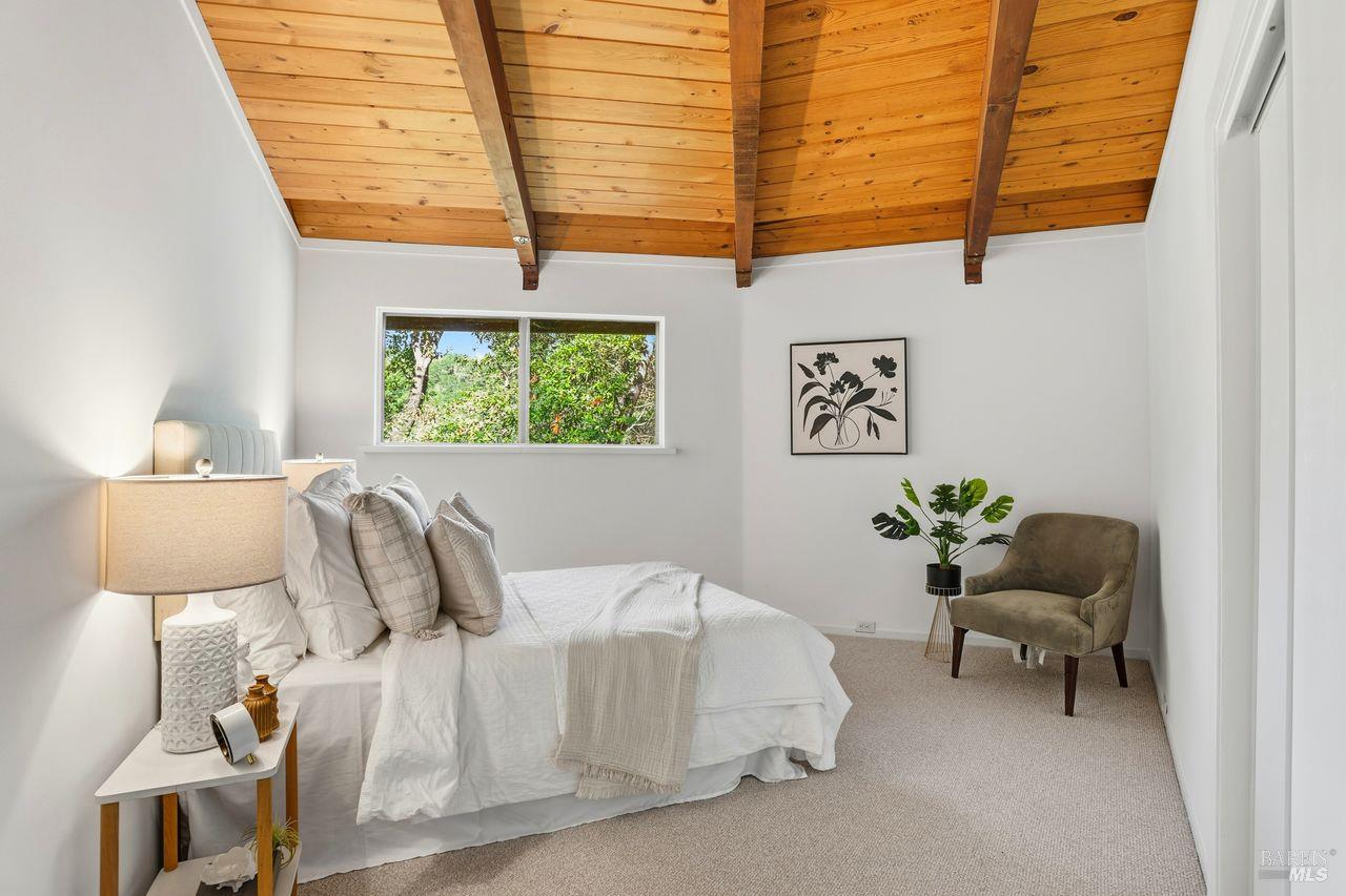 Detail Gallery Image 13 of 33 For 50 Oak Ave, Novato,  CA 94945 - 3 Beds | 2 Baths