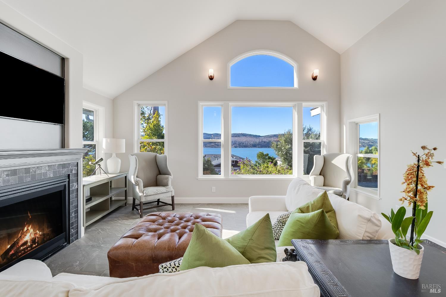 Detail Gallery Image 6 of 53 For 1185 W K St, Benicia,  CA 94510 - 4 Beds | 4 Baths