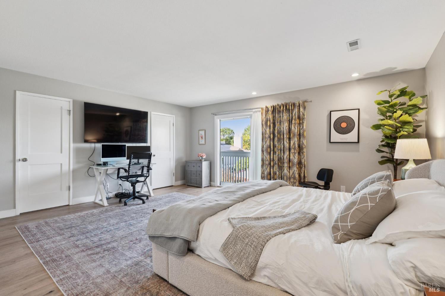 Detail Gallery Image 28 of 41 For 20 Woodoaks Dr, San Rafael,  CA 94903 - 3 Beds | 2/1 Baths