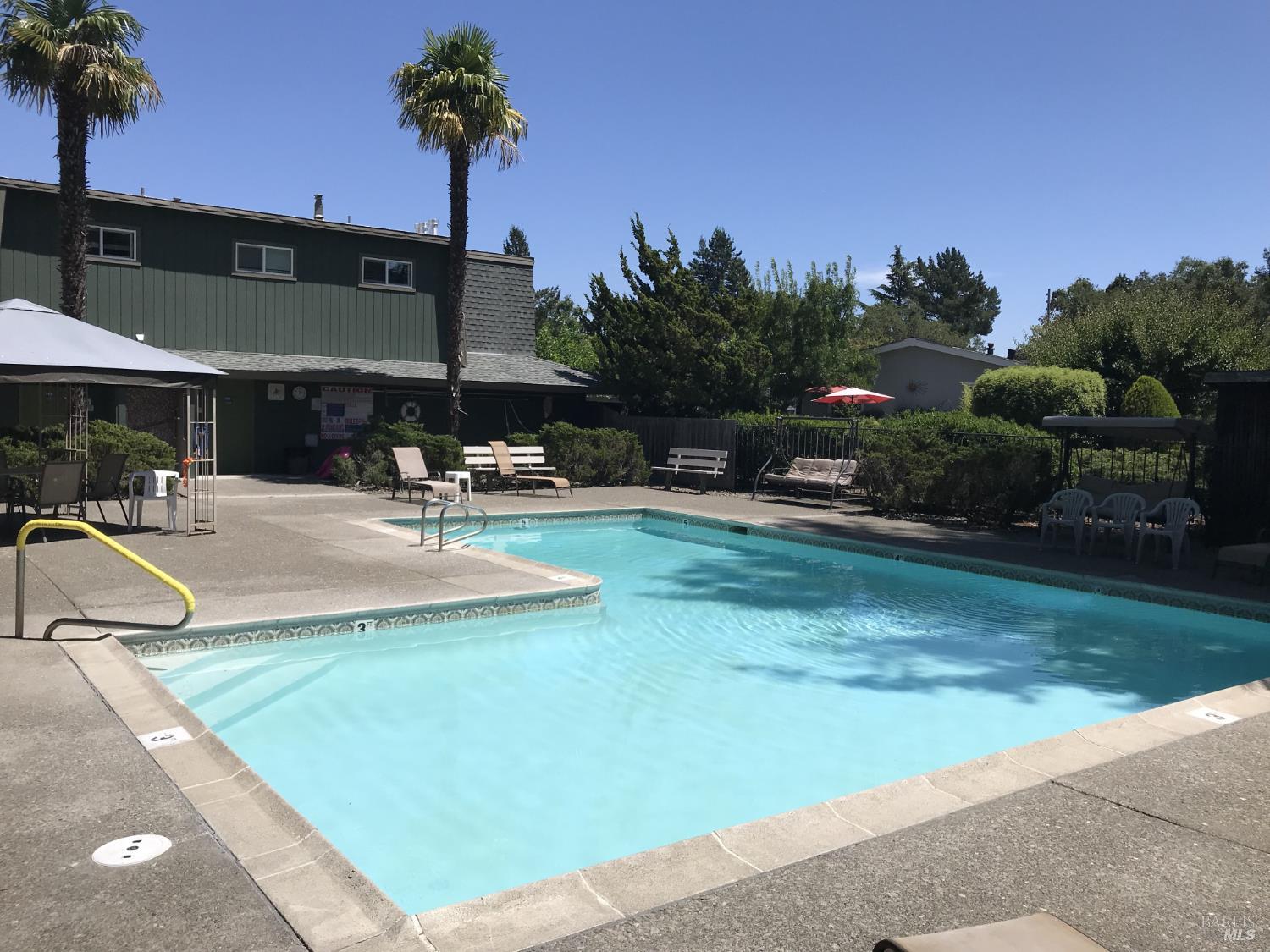 Detail Gallery Image 33 of 36 For 28 Springhill Ct, Santa Rosa,  CA 95409 - 3 Beds | 2 Baths