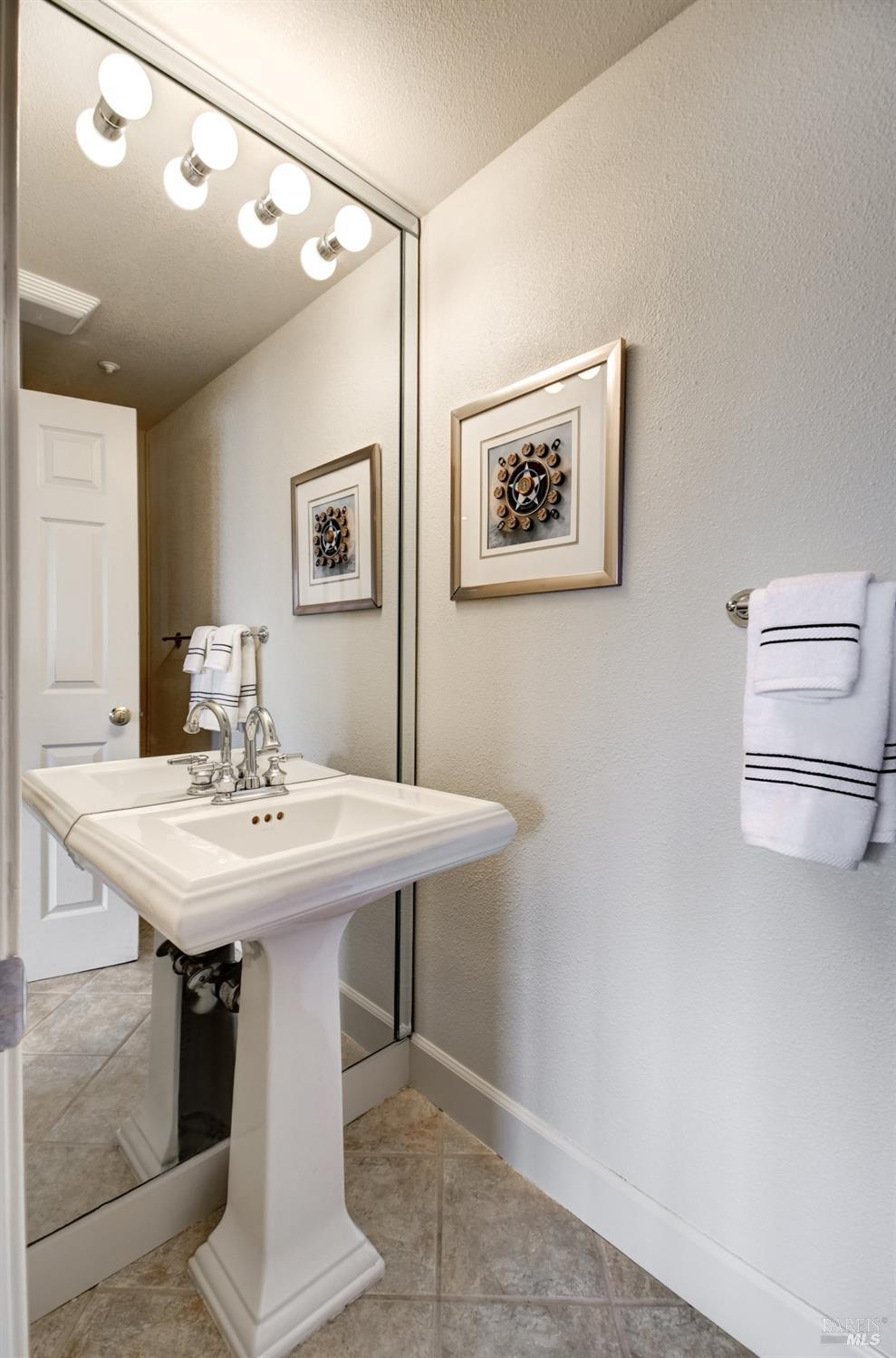 Detail Gallery Image 18 of 35 For Address Is Not Disclosed, San Rafael,  CA 94901 - 3 Beds | 2/1 Baths