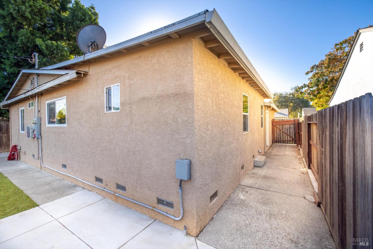 Detail Gallery Image 43 of 68 For 372 Acacia St, Vacaville,  CA 95688 - 3 Beds | 2 Baths