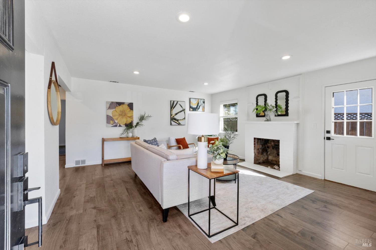 Detail Gallery Image 12 of 68 For 372 Acacia St, Vacaville,  CA 95688 - 3 Beds | 2 Baths