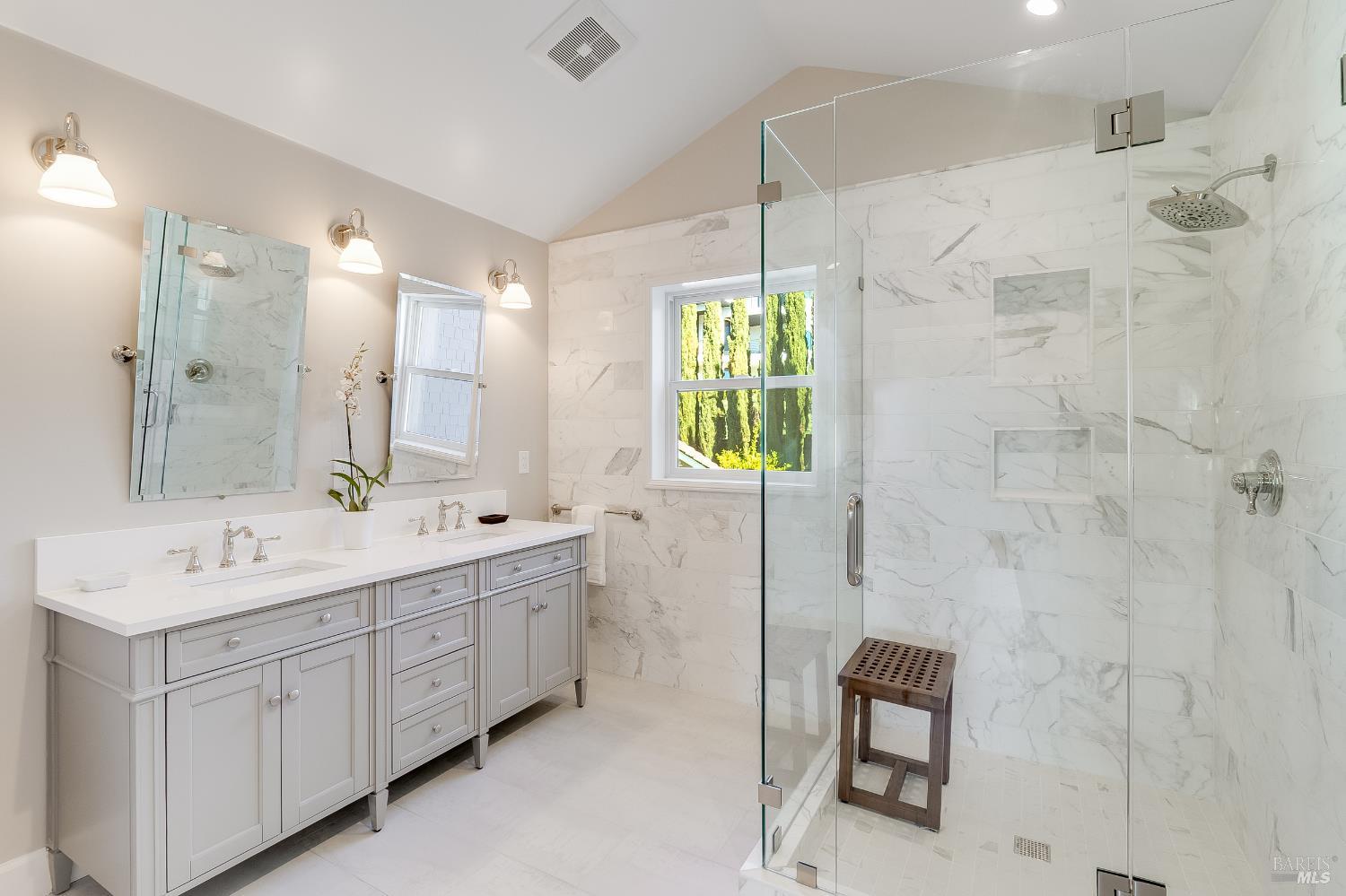 Detail Gallery Image 29 of 53 For 1185 W K St, Benicia,  CA 94510 - 4 Beds | 4 Baths