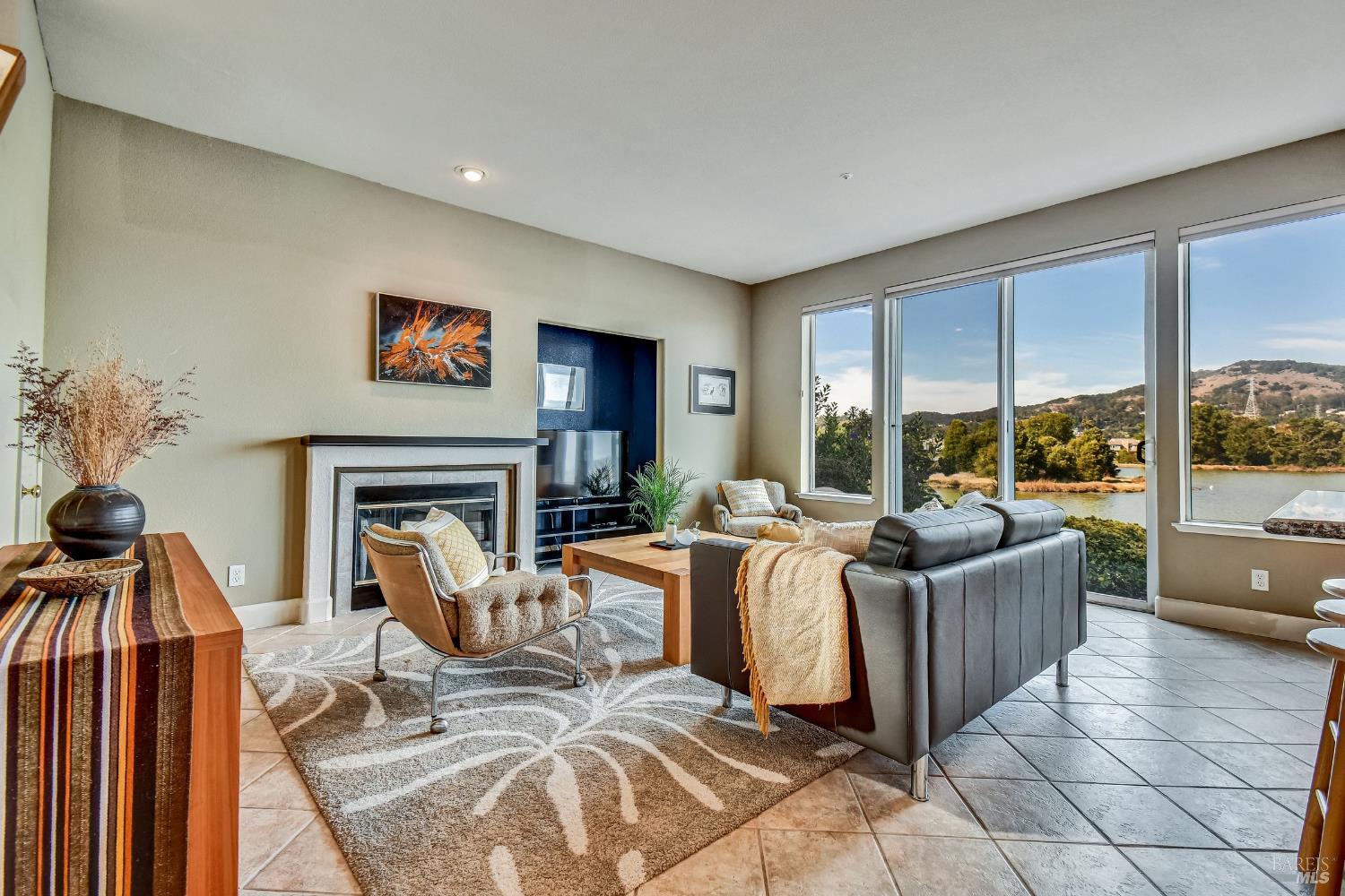 Detail Gallery Image 14 of 35 For Address Is Not Disclosed, San Rafael,  CA 94901 - 3 Beds | 2/1 Baths