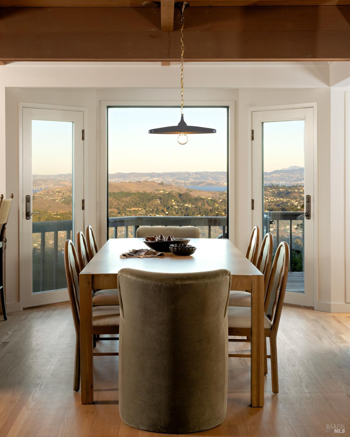 Detail Gallery Image 15 of 60 For 20 Palm Way, Mill Valley,  CA 94941 - 4 Beds | 3 Baths