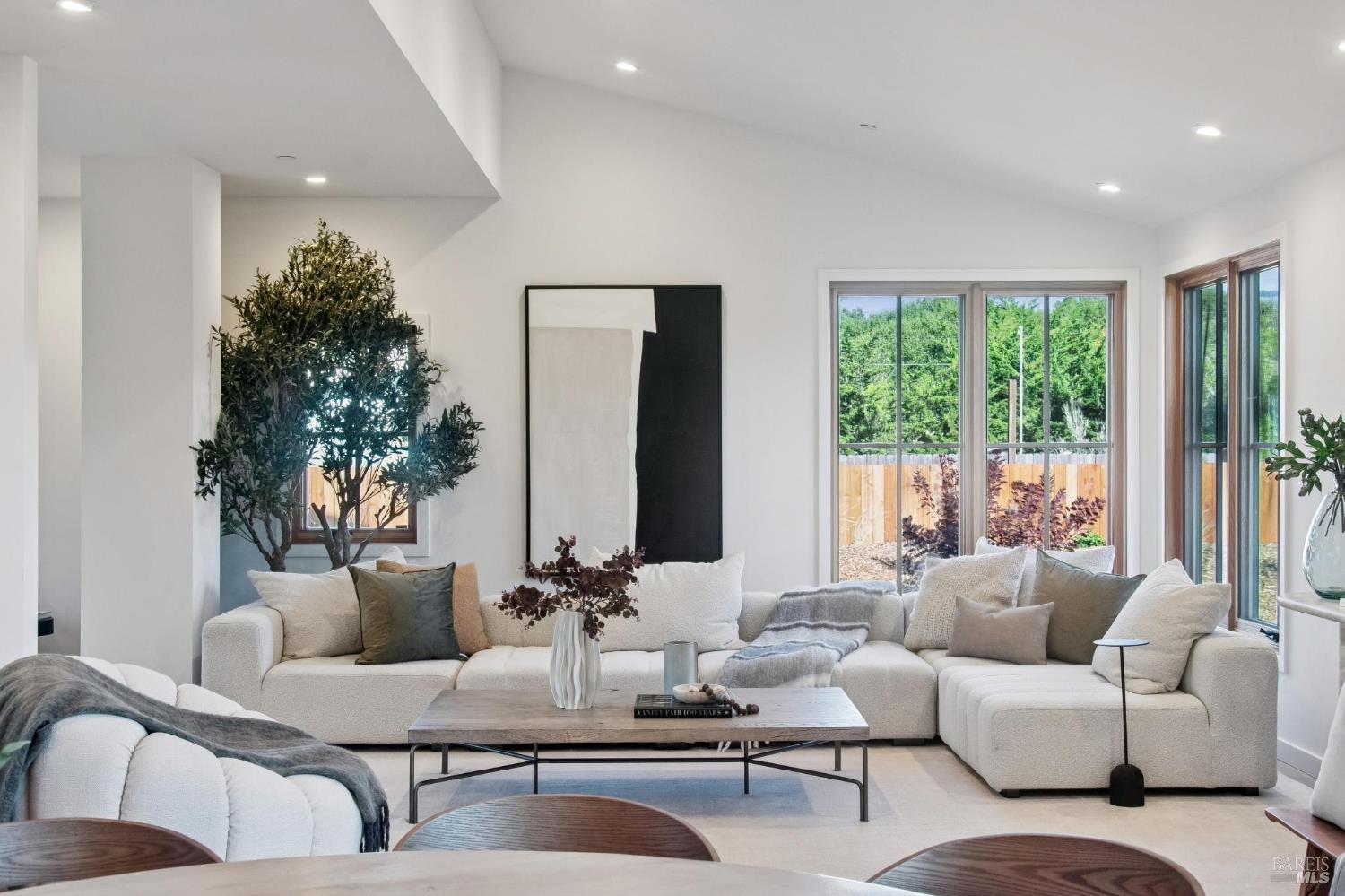 Detail Gallery Image 29 of 38 For 185 Elm Rd, Bolinas,  CA 94924 - 3 Beds | 3 Baths