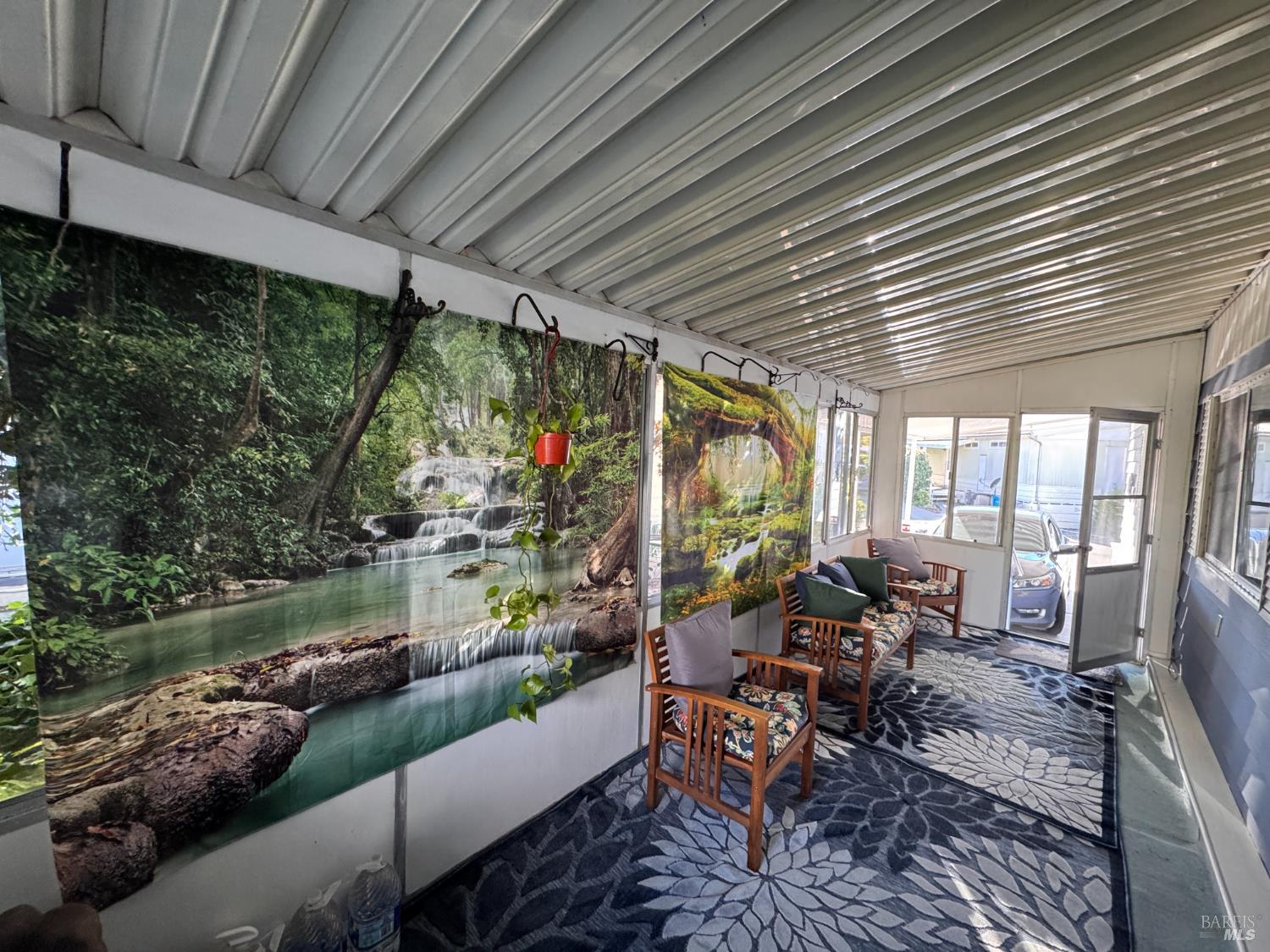 Detail Gallery Image 4 of 36 For 28 Springhill Ct, Santa Rosa,  CA 95409 - 3 Beds | 2 Baths