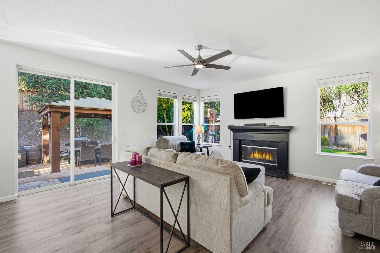 Detail Gallery Image 18 of 72 For 116 Yulupa Cir, Santa Rosa,  CA 95405 - 4 Beds | 3/1 Baths